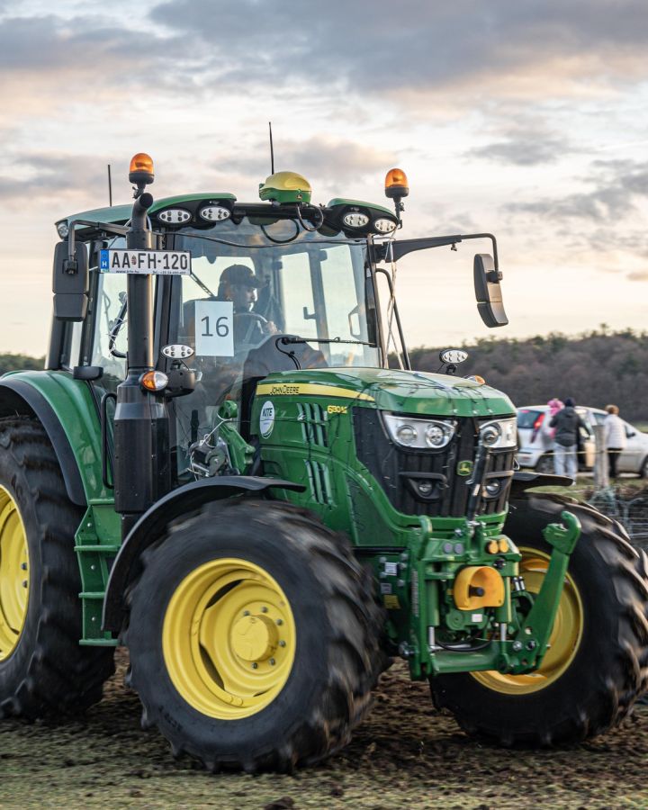 Traktorfényes Advent - gazdatalálkozó