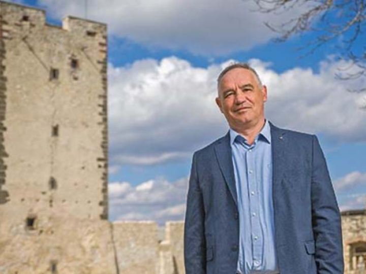 Arany érdemkeresztet kapott alapítónk