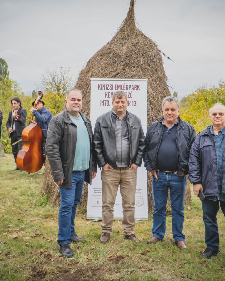 Letettük a Kinizsi Emlékpark alapkövét