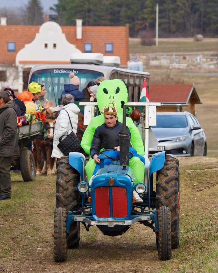 Alapítványunk a nagyvázsonyi lovas farsangon jubilált