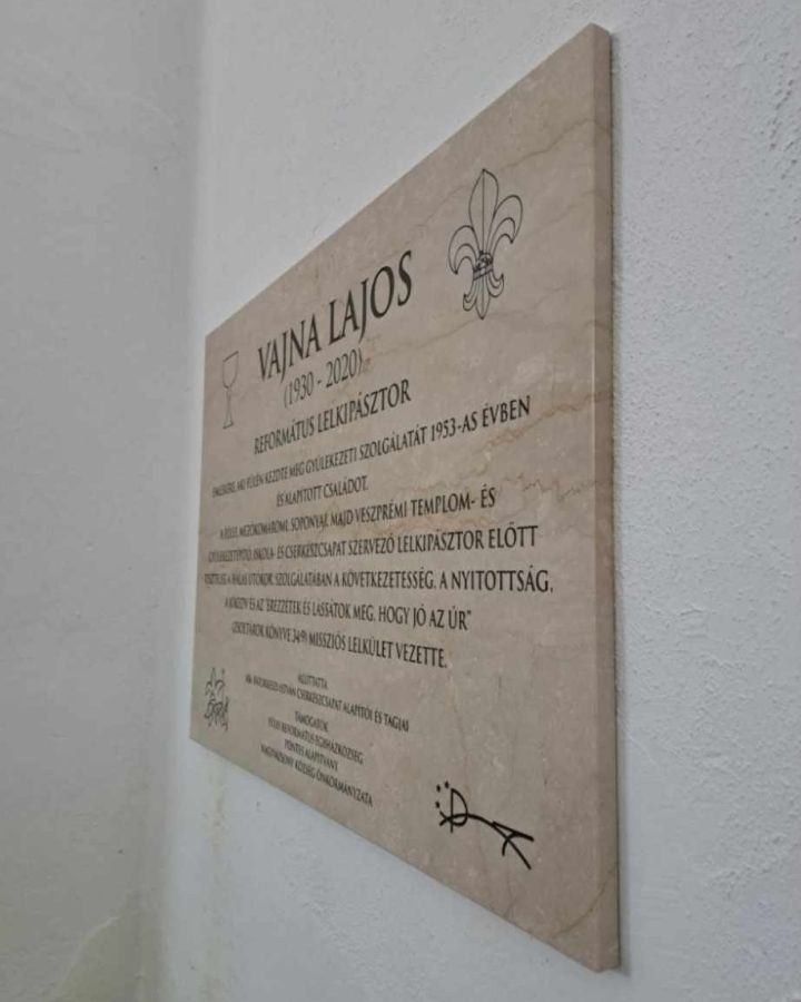 Vajna Lajos-emléktábla avatás: szeptember 17, Füle